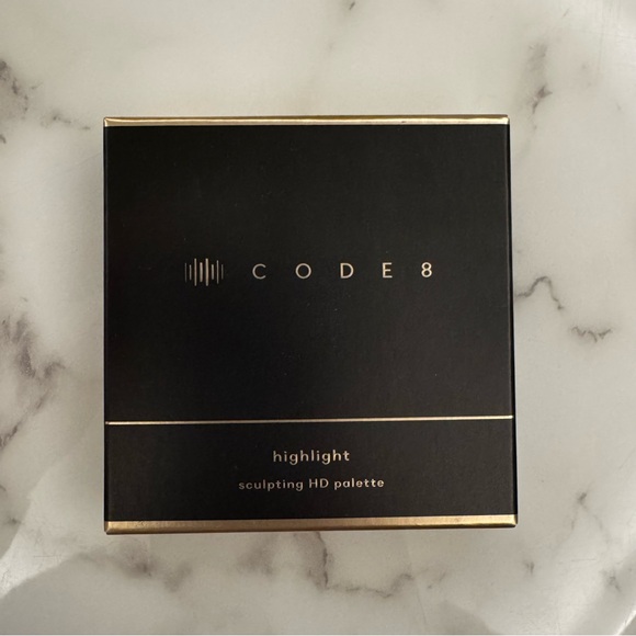 Code 8 set of 4: highlighter, eye shadow, mascara lip balm - Picture 4 of 13